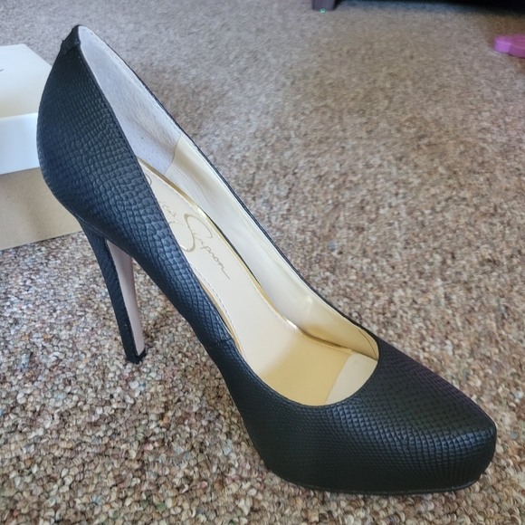 Sassy snakeskin Black Platform Heels - Picture 3 of 5